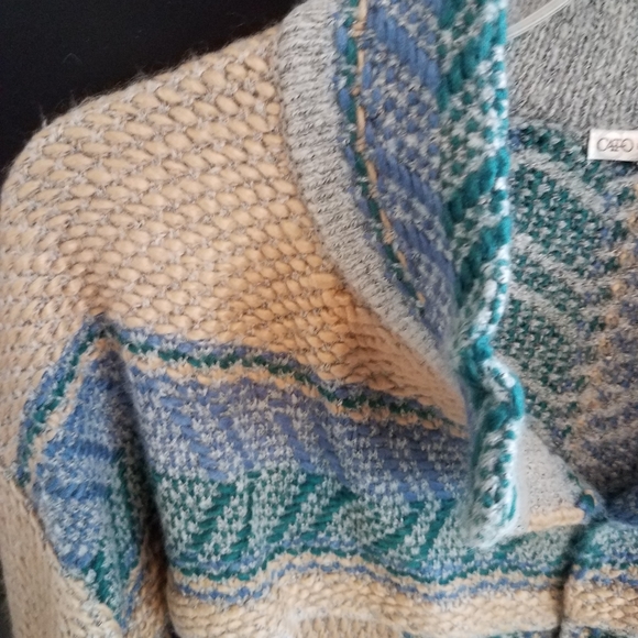 Sweater - Picture 3 of 4